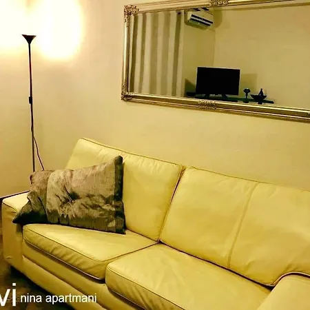 In Karin Gornji With Sea View, Balcony, Air Conditioning, Wi-fi アパート